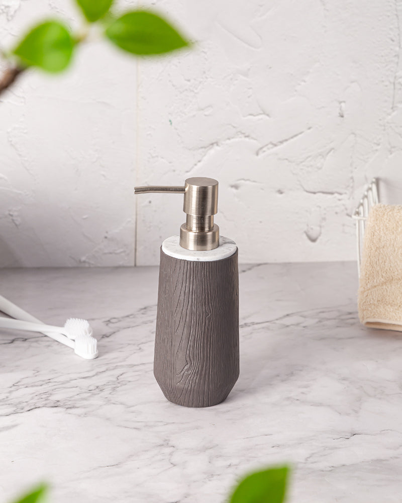 Luxurious Bathroom Storage Set Pano