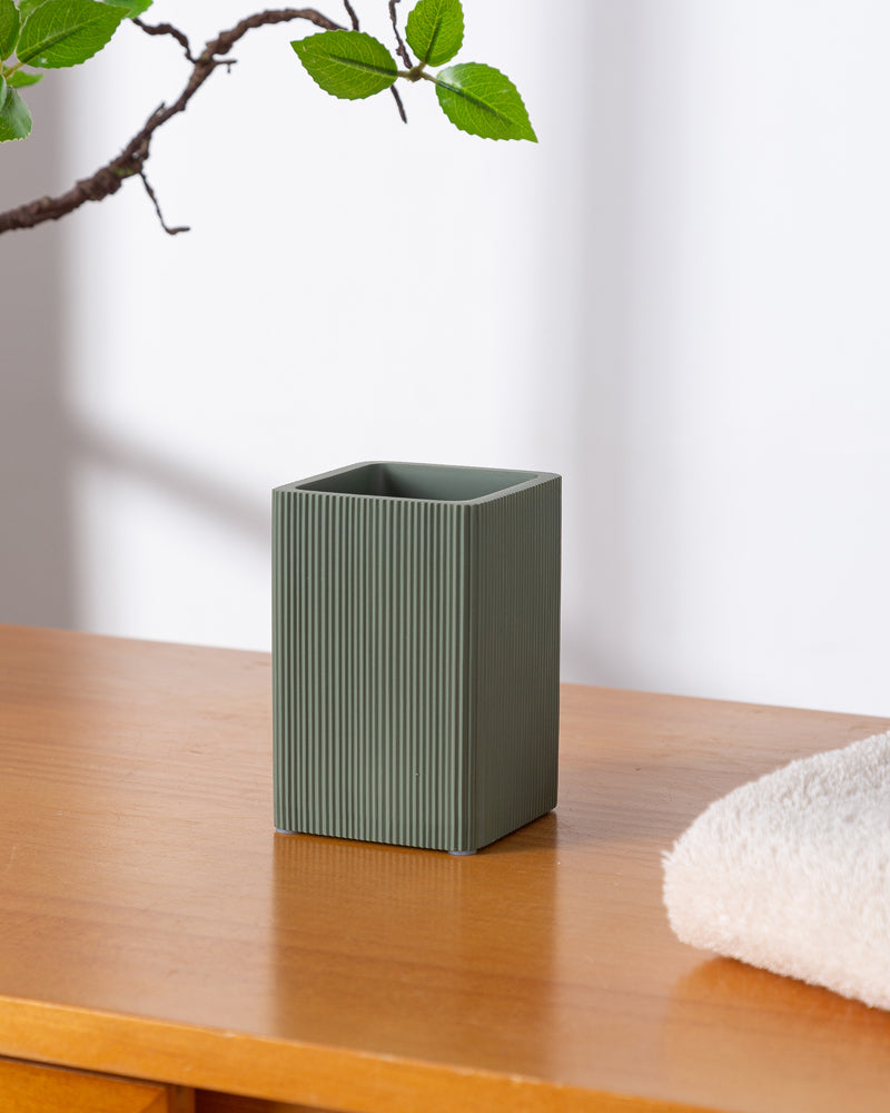 Exclusive Polyresin Bath Decor Bathroom Accessory Set of 4 Pano