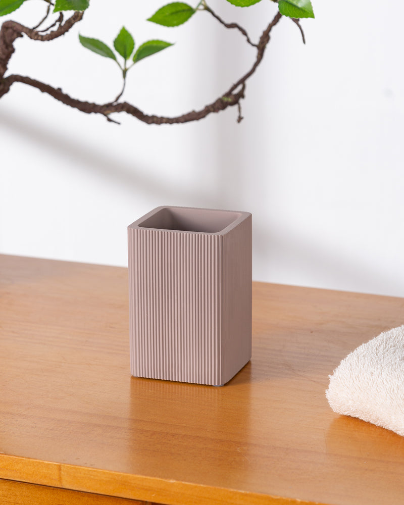 Exclusive Polyresin Bath Decor Bathroom Accessory Set of 4 Pano