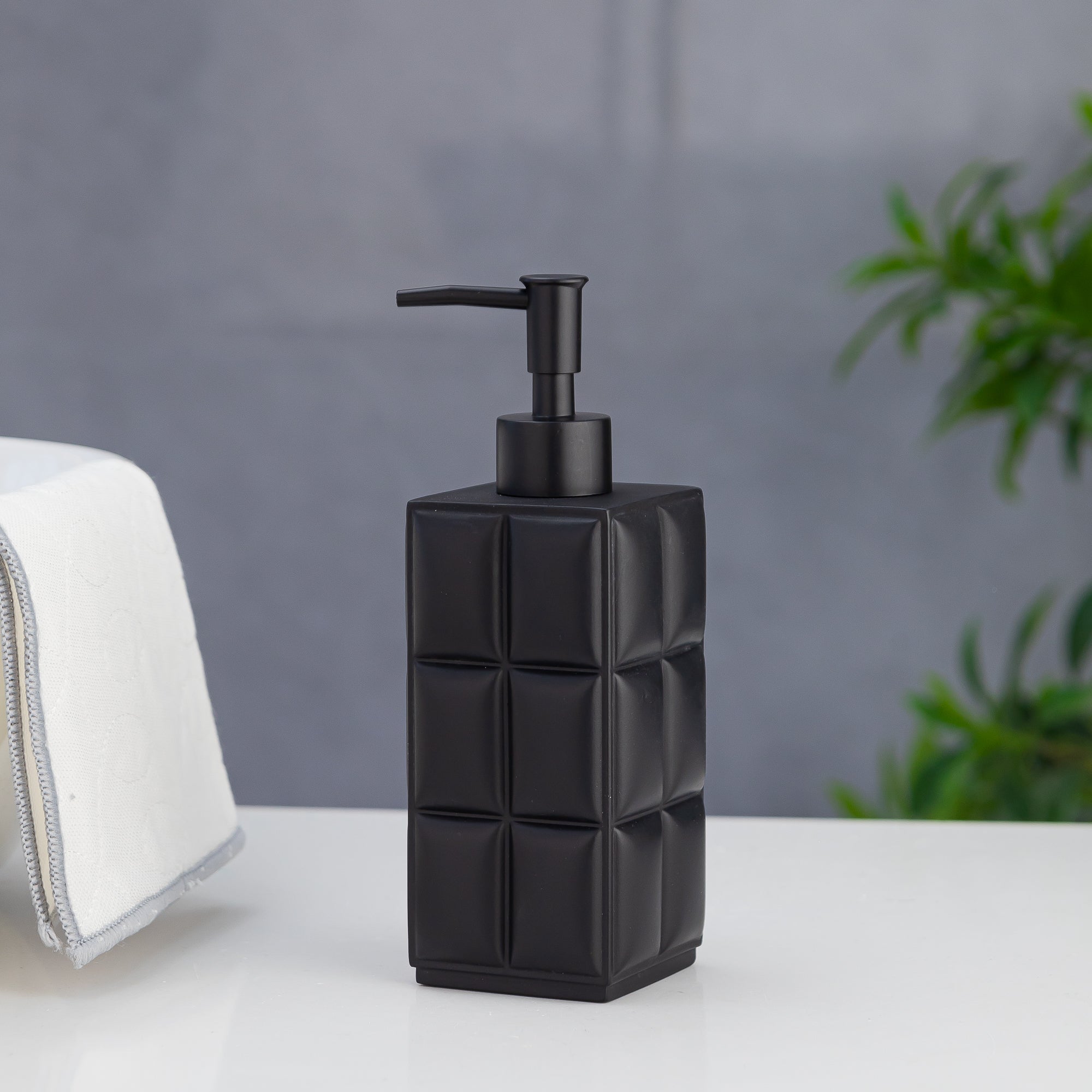 Exclusive Polyresin Soap Dispenser for Handwash for Bathroom Matte Black - Pano