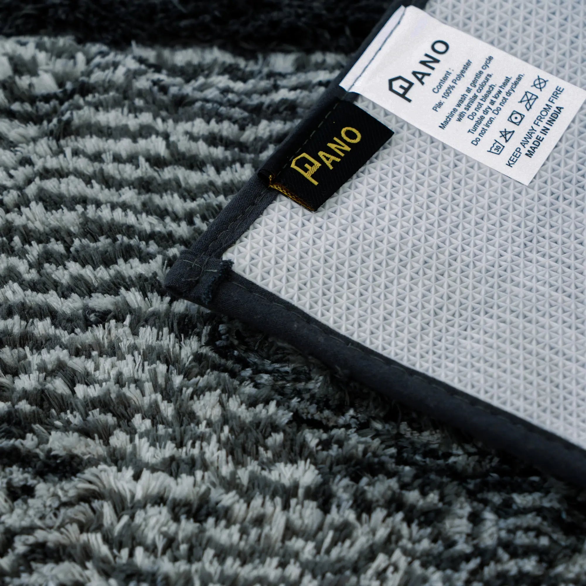 Bold Frame Microfiber Anti Skid Gray soft Bathmat