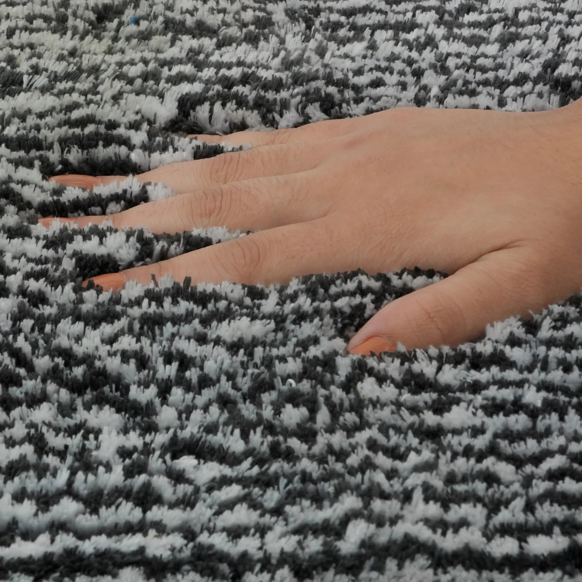 Bold Frame Microfiber Anti Skid Gray soft Bathmat