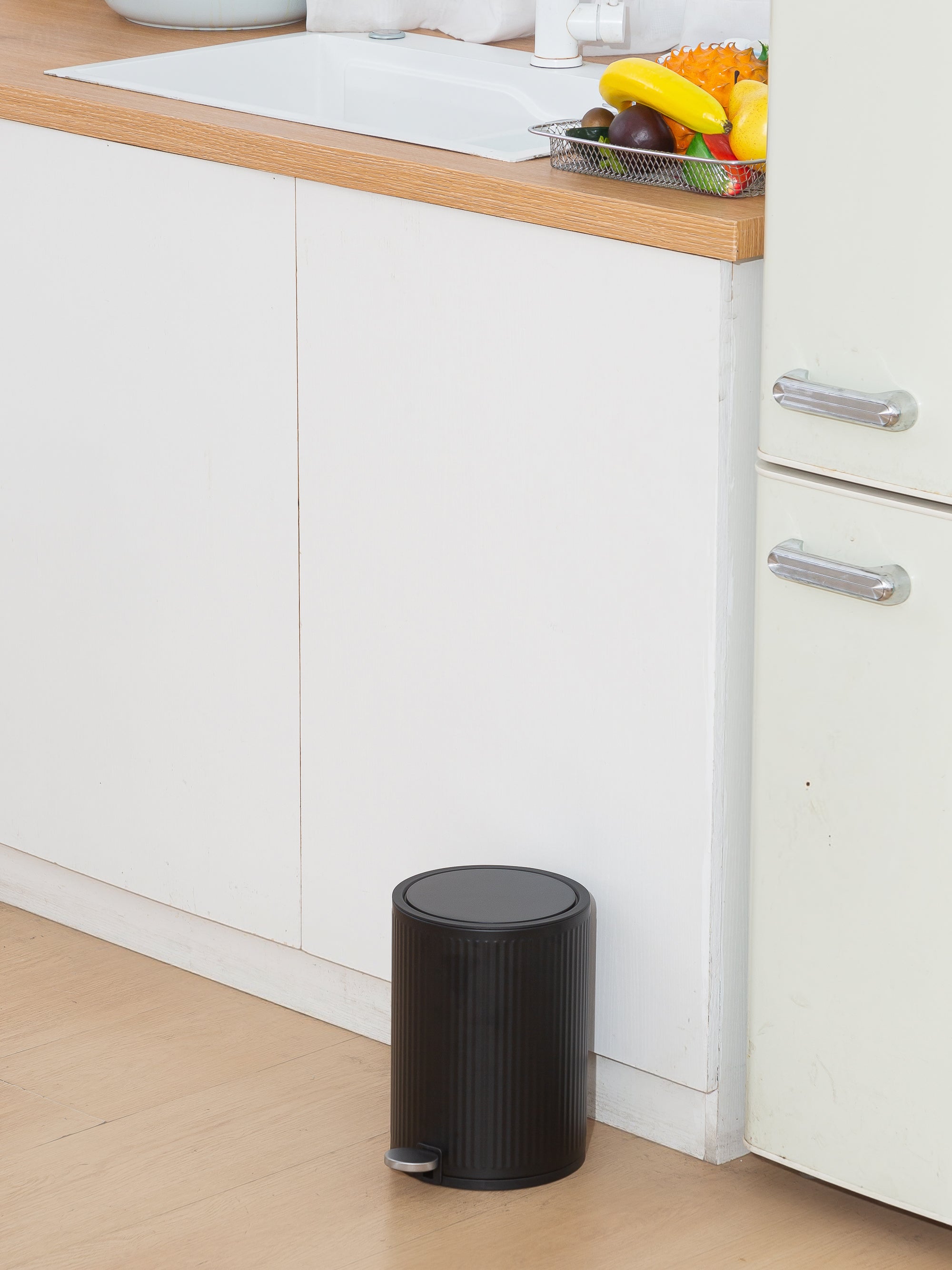 Nexa Stainless Steel Step Bin Black 3 Litre - Pano