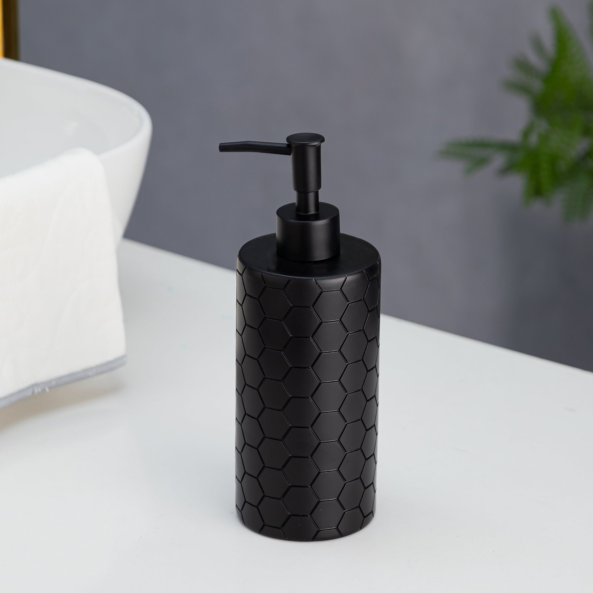 Exclusive Polyresin Soap Dispenser for Handwash for Bathroom Matty Black - Pano
