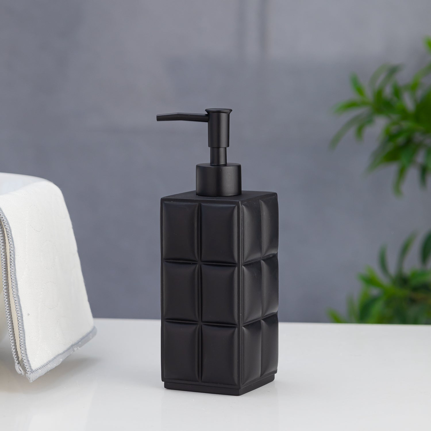 Exclusive Polyresin Soap Dispenser for Handwash for Bathroom Matte Black - Pano