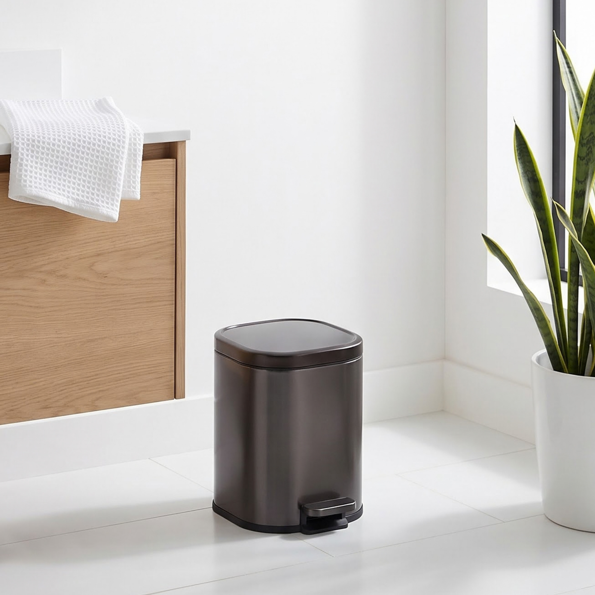 Arlo Stainless Steel Step Bin Trashcan 6 Litre - Pano