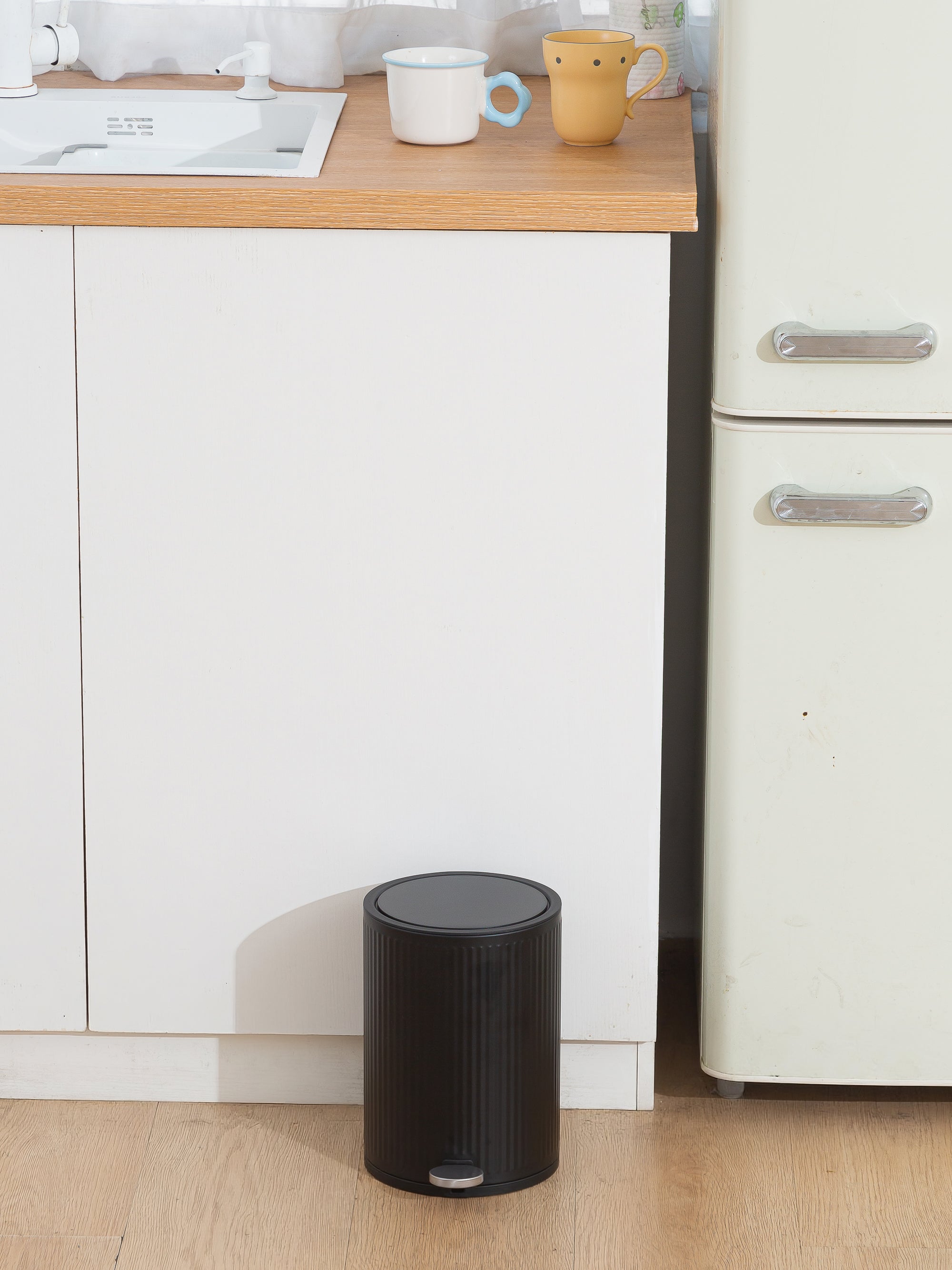 Nexa Stainless Steel Step Bin Black 3 Litre - Pano