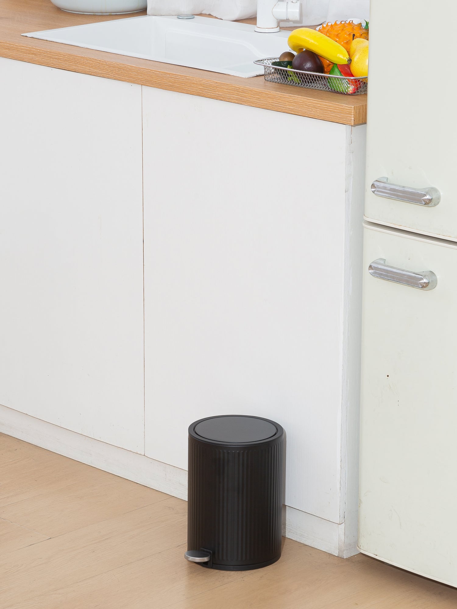 Nexa Stainless Steel Step Bin Black 3 Litre - Pano