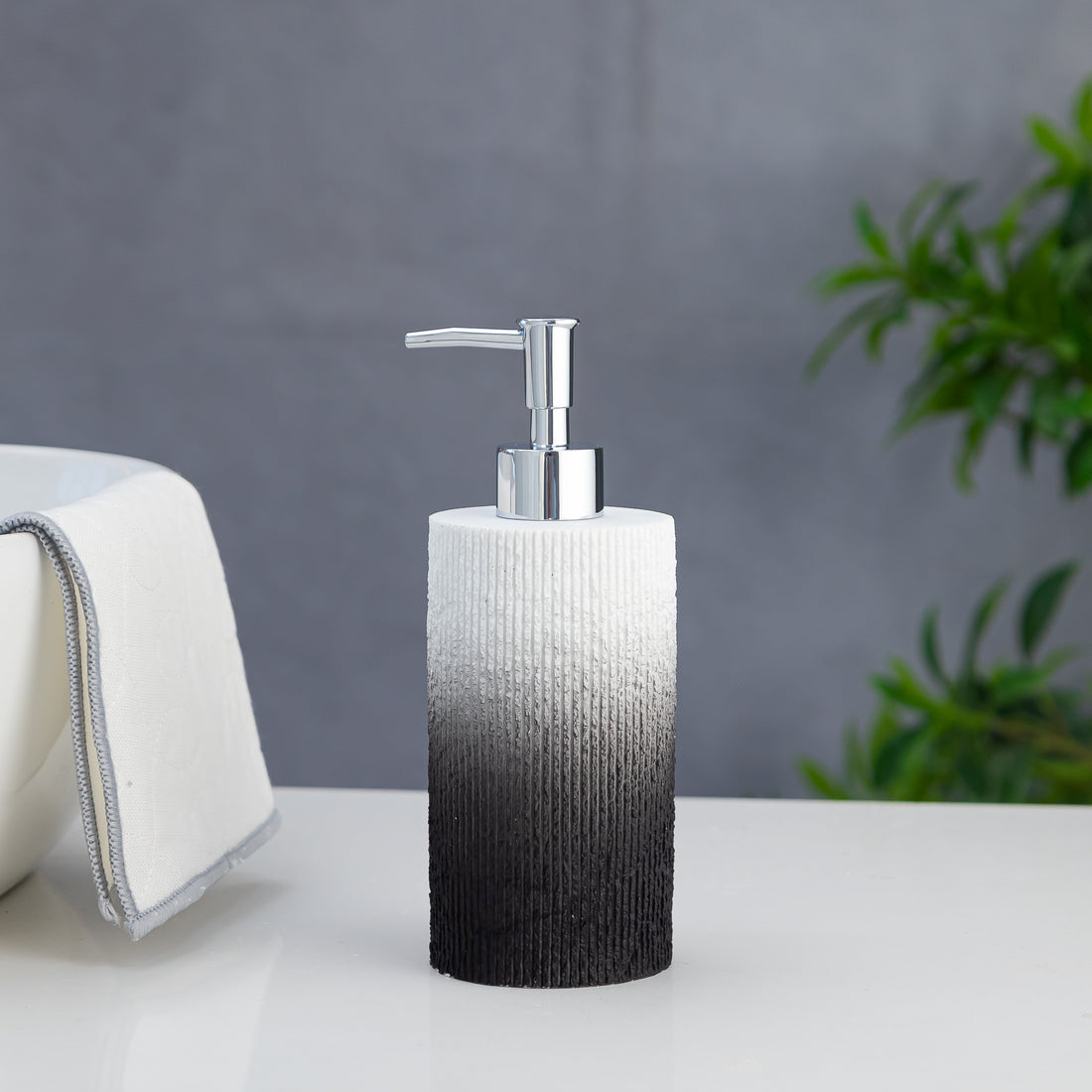 Exclusive Polyresin Soap Dispenser for Handwash for Bathroom Black &amp; White - Pano