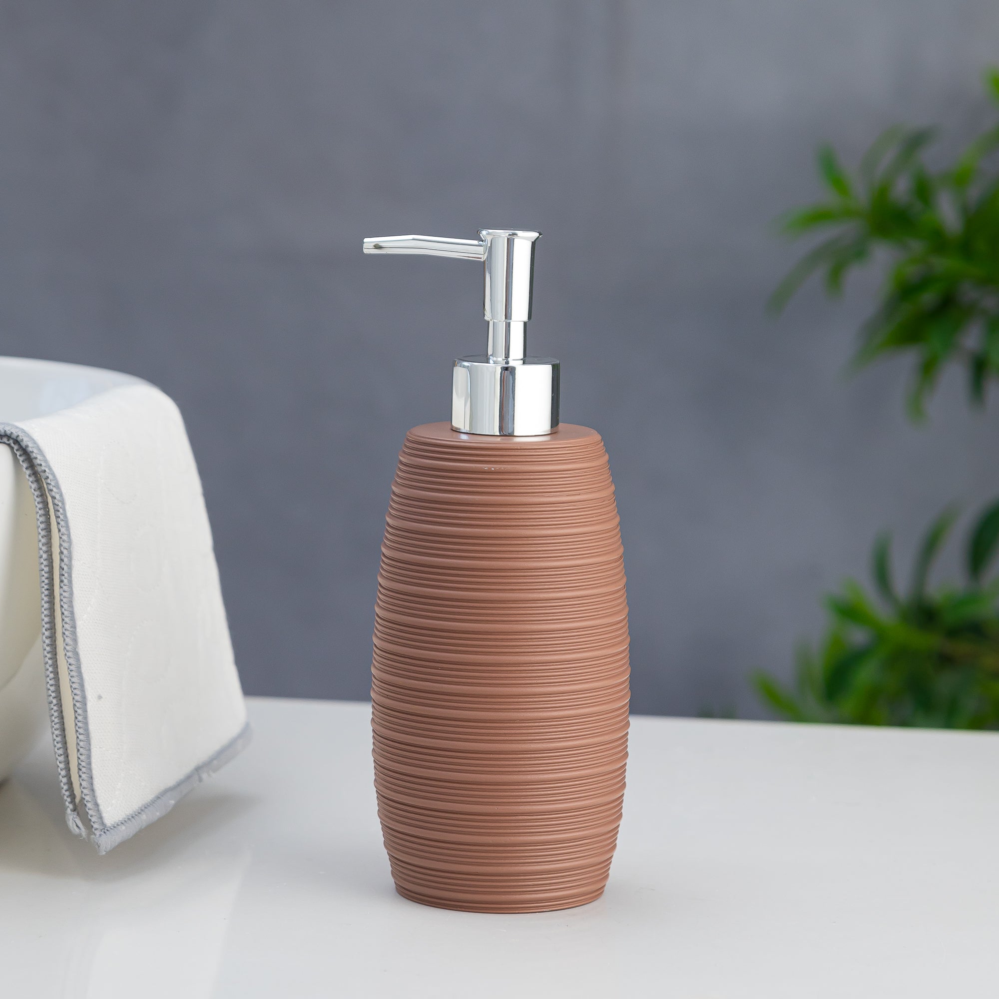 Exclusive Polyresin Soap Dispenser for Handwash for Bathroom Rusty - Pano