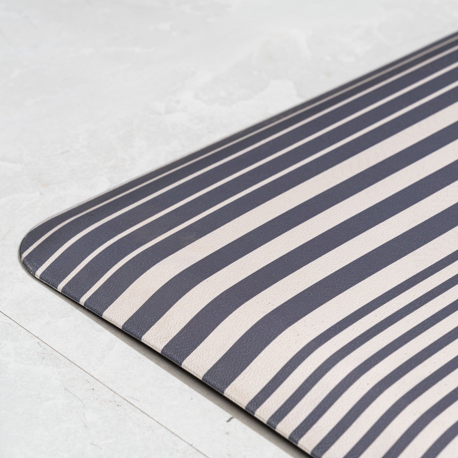 Zest Anti Fatigue Anti Slip Kitchen Mat Grey/White - Pano